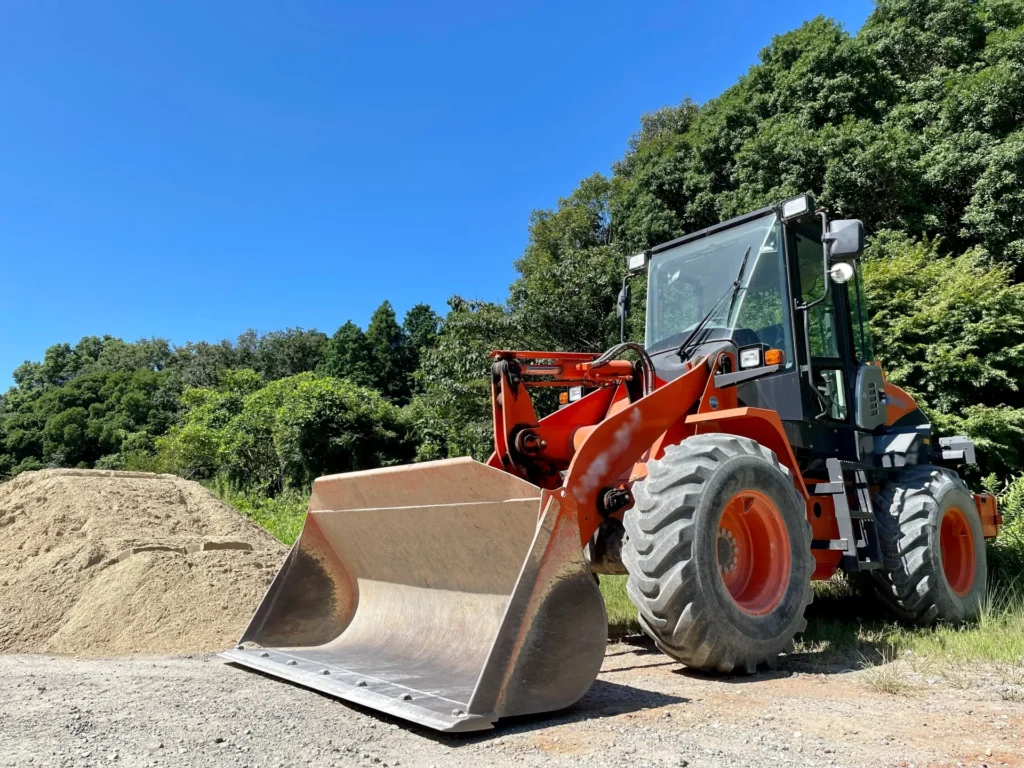 工事現場でトラクターを撮影した画像