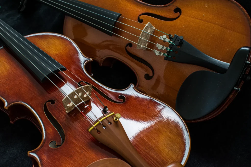 バイオリンをクローズアップした画像